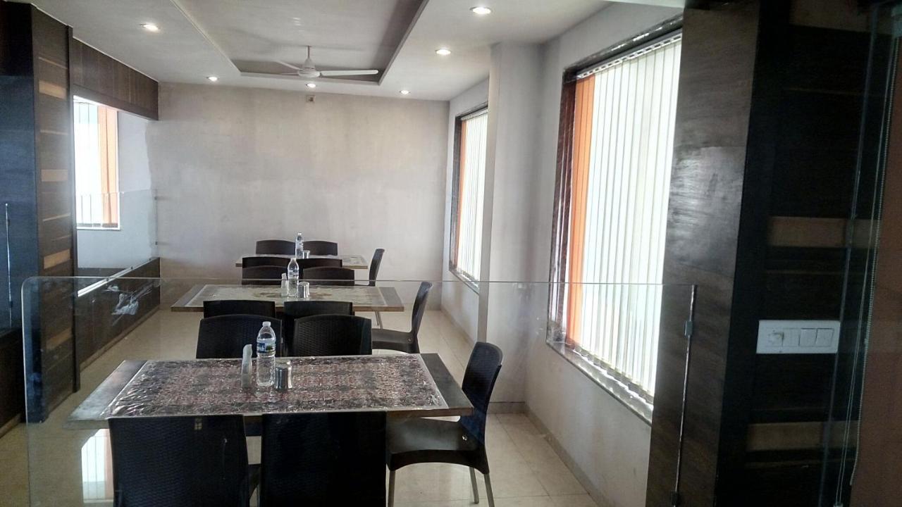 Hotel Sai Ramanand Shirdi Luaran gambar